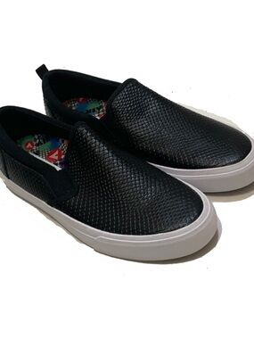 11 / Airwalk men’s shoes